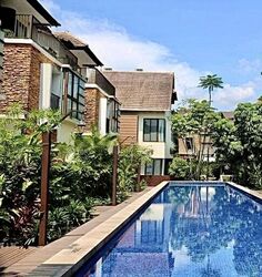 Lornie Road (D11), Terrace #566708361